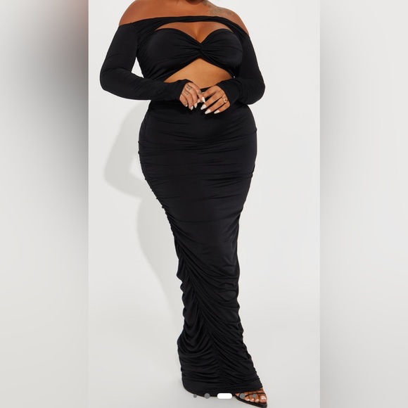 Black Bodycon Long Sleeve Ruched Dress - Picture 1 of 4